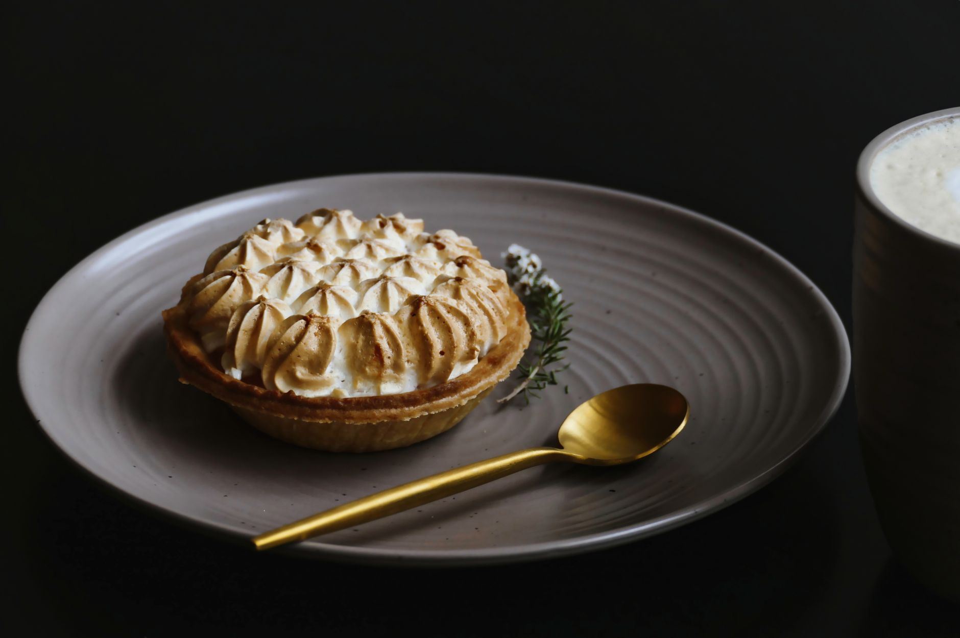 Tarte au citron meringuée facile : quelle organisation pour réussir à chaque fois — part de tarte au citron meringuée