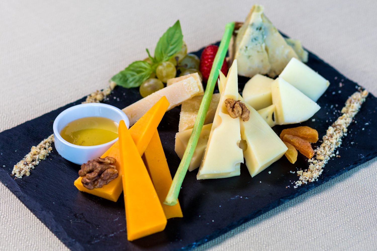 Comté, beaufort, gruyère : reconnaître les fromages à pâte pressée cuite et bien les cuisiner